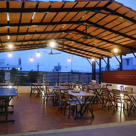 Hotel Aiba Regency Коимбаторе Екстериор снимка