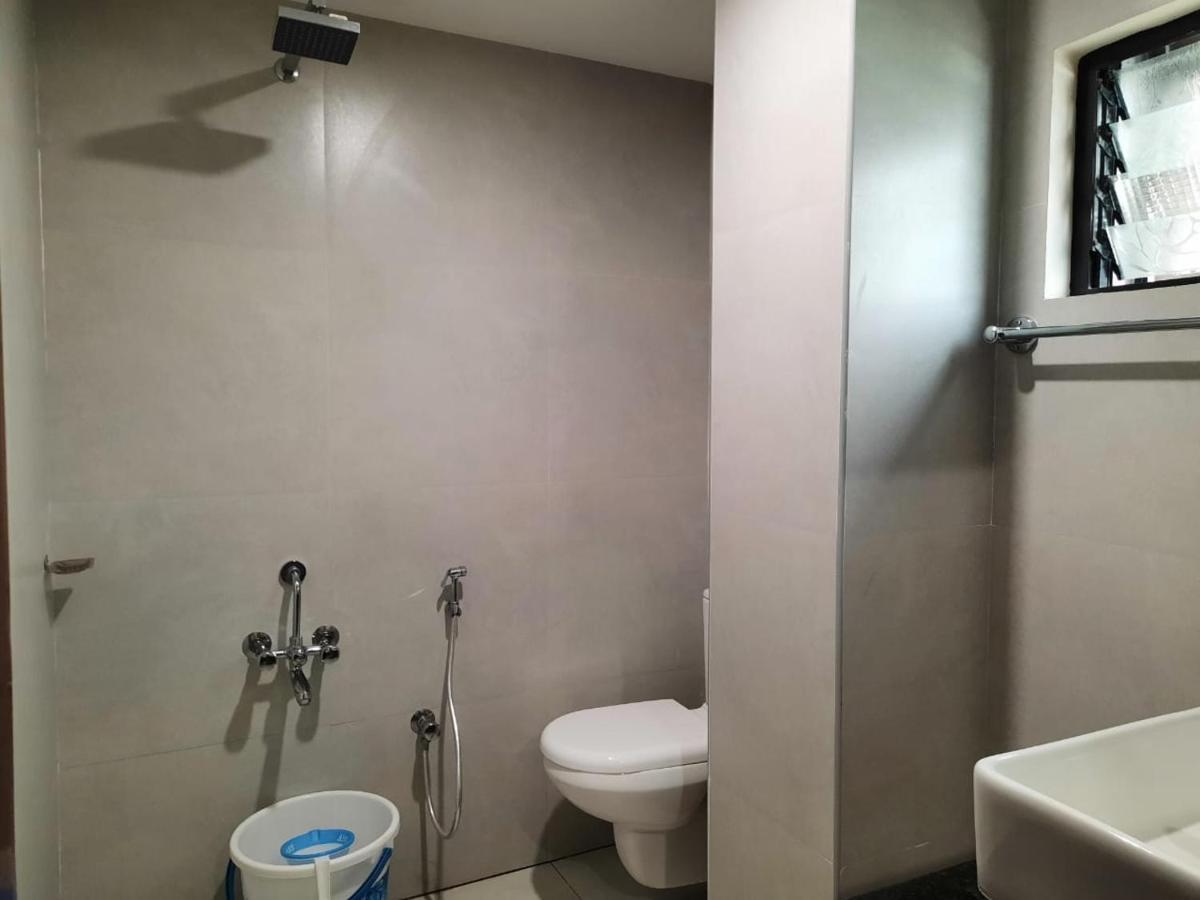 Hotel Aiba Regency Коимбаторе Екстериор снимка