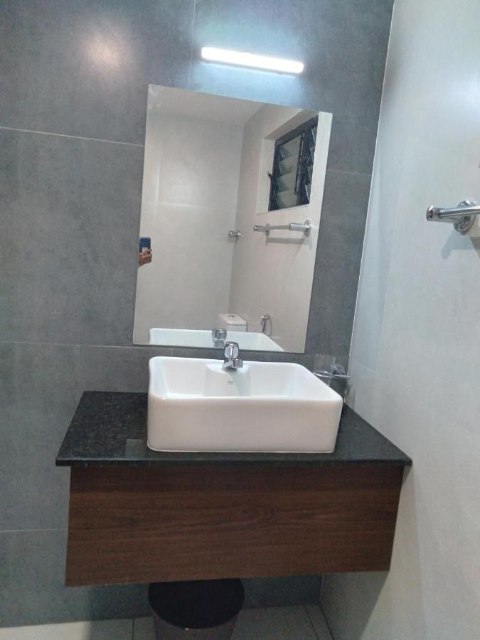 Hotel Aiba Regency Коимбаторе Екстериор снимка