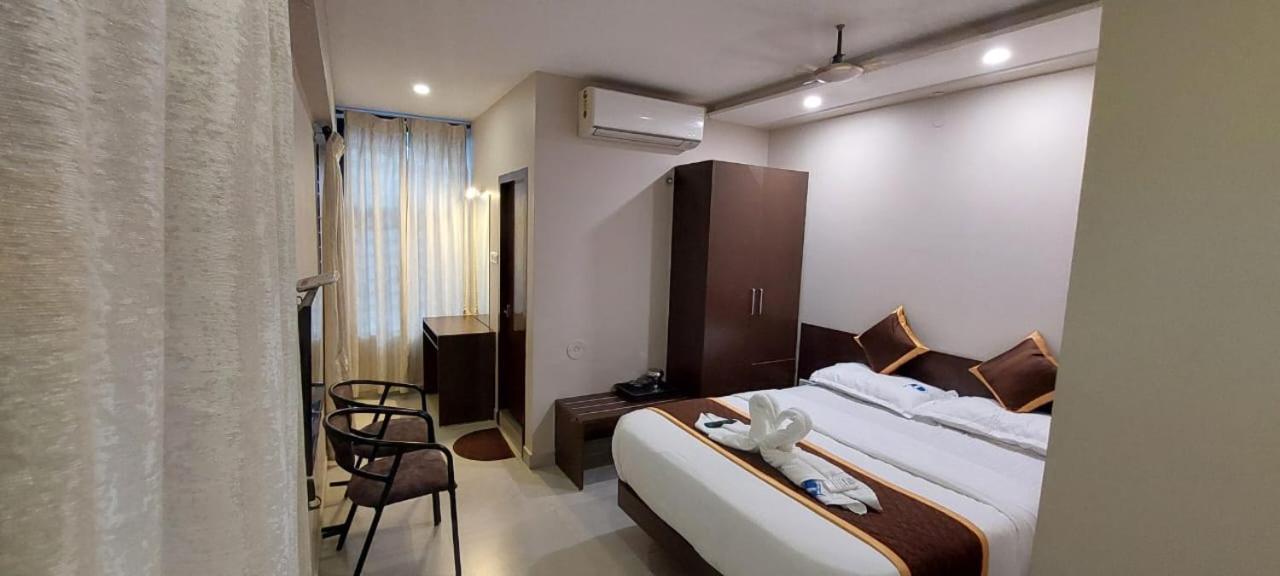 Hotel Aiba Regency Коимбаторе Екстериор снимка