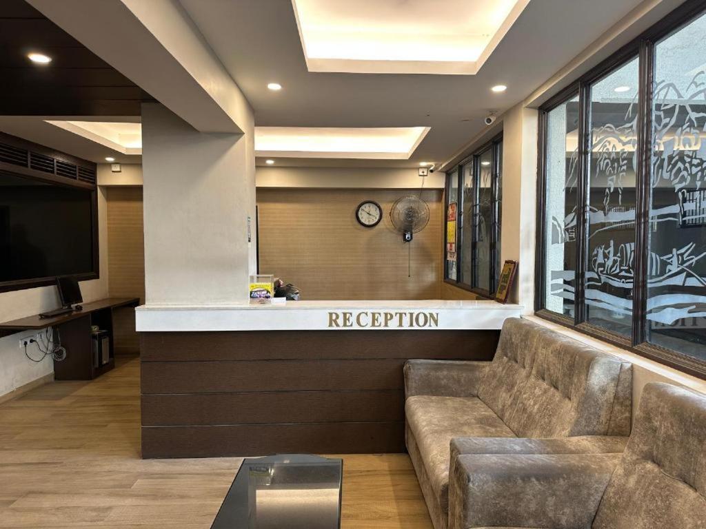 Hotel Aiba Regency Коимбаторе Екстериор снимка