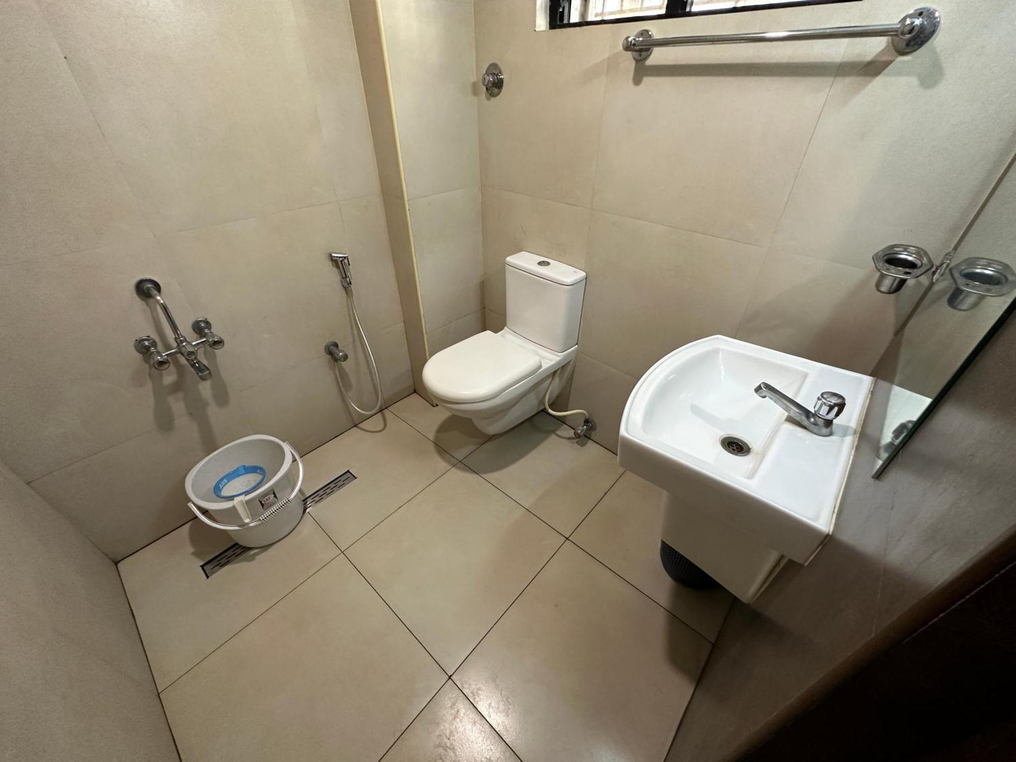 Hotel Aiba Regency Коимбаторе Екстериор снимка